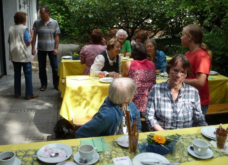 Sommerfest 2011: auf der Terrasse 